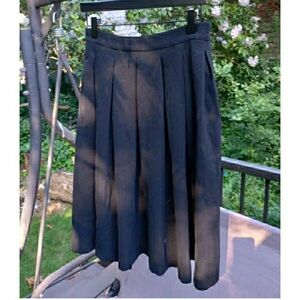 H&M Black Pleated Skirt